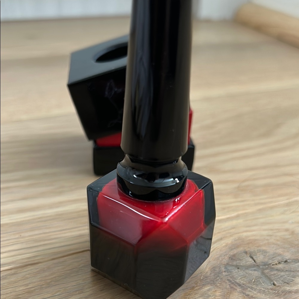 Christian Louboutin Nail Polish BRAND NEW - Picture 2 of 5